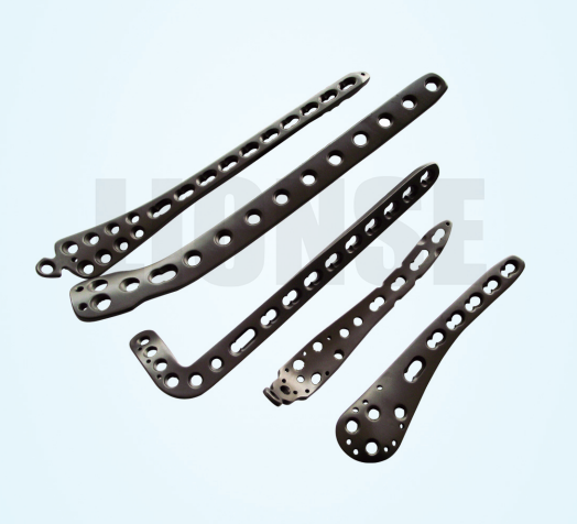 Miks eelistatakse meditsiiniliste implantaatide jaoks titaanisulamist komponente?