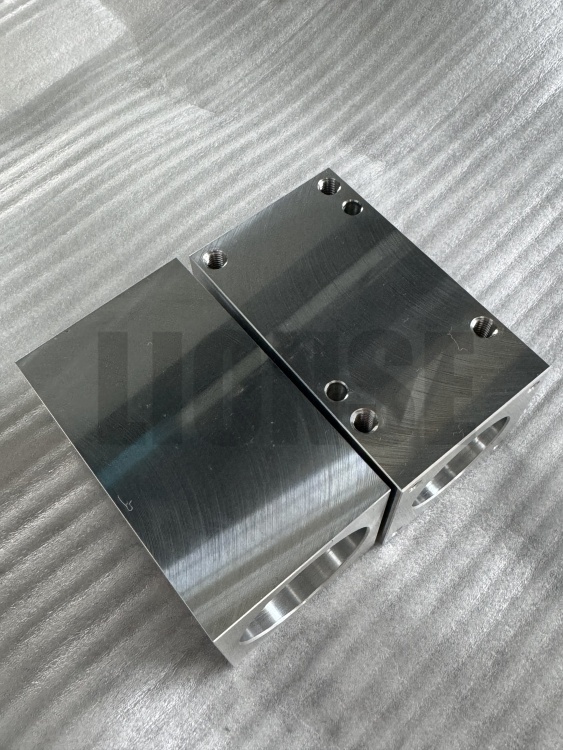 Miks eelistatakse alumiiniumi töötlemise tööpinke ja seadmete osi?