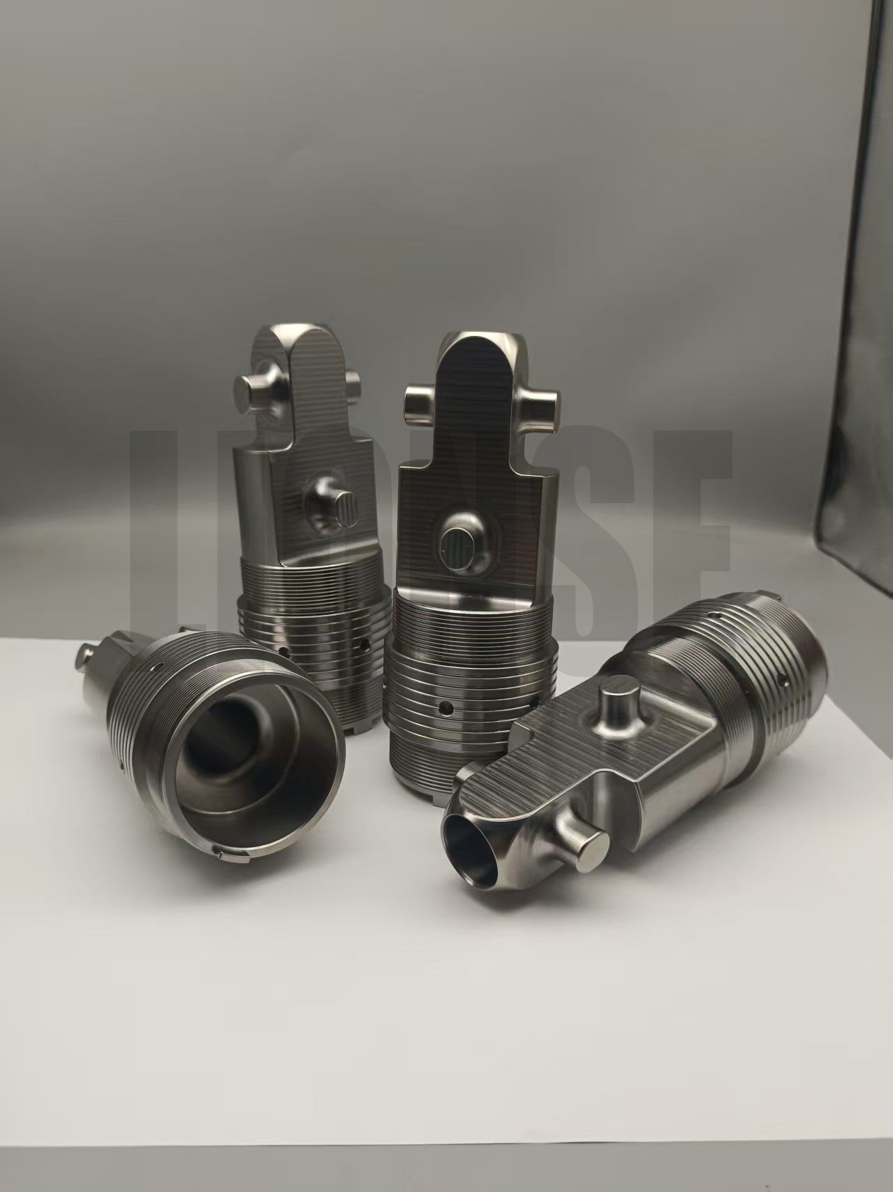 Titaanist mehaanilised osad Abyssali jaoks